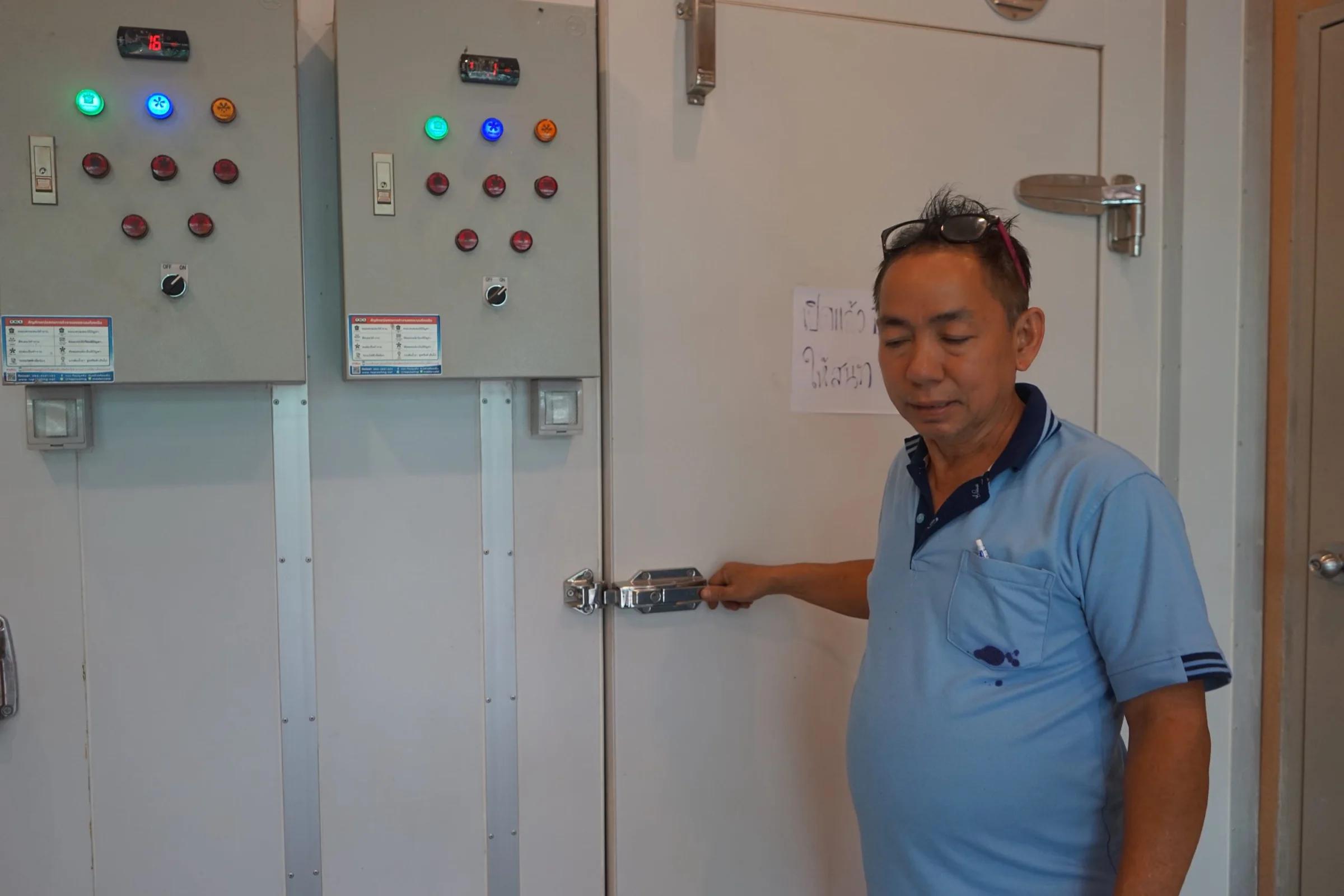 จัดส่งห้องเย็นให้แก่ รุ่งเรืองผลปลาทู จ.เพรชบูรณ์